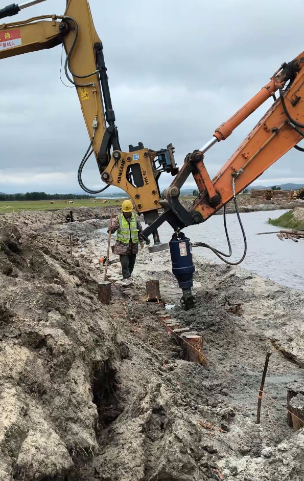 武漢松木樁施工專業(yè)團隊-河道木樁的施工方式？