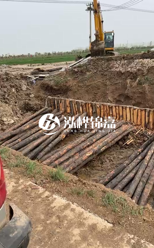 5米大頭16松木樁多少錢一根？按小頭報(bào)價(jià)貴還是大頭報(bào)價(jià)貴？