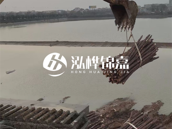 包工包料和清工施工哪種更劃算？1000根松木樁正常施工周期要多久？