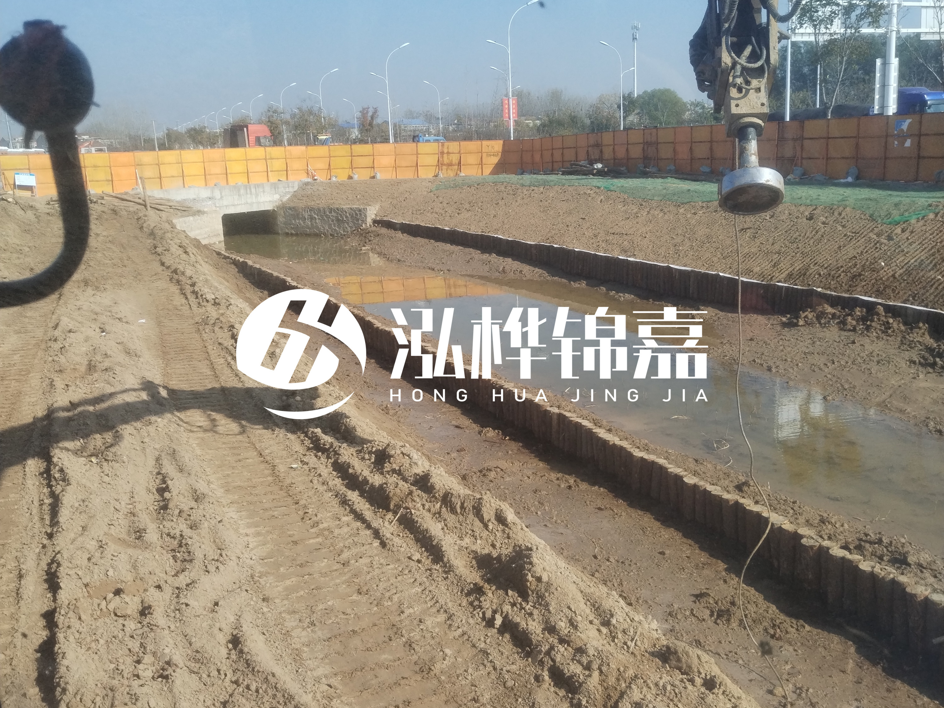 木樁打入地下作用是什么？松木樁在地底下會(huì)爛嗎？