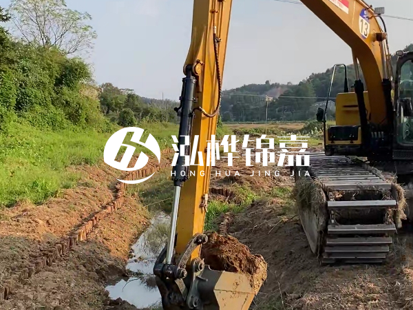 陜西松木樁廠家泓樺錦嘉-松木樁尾徑測(cè)量從哪個(gè)位置開(kāi)始算？