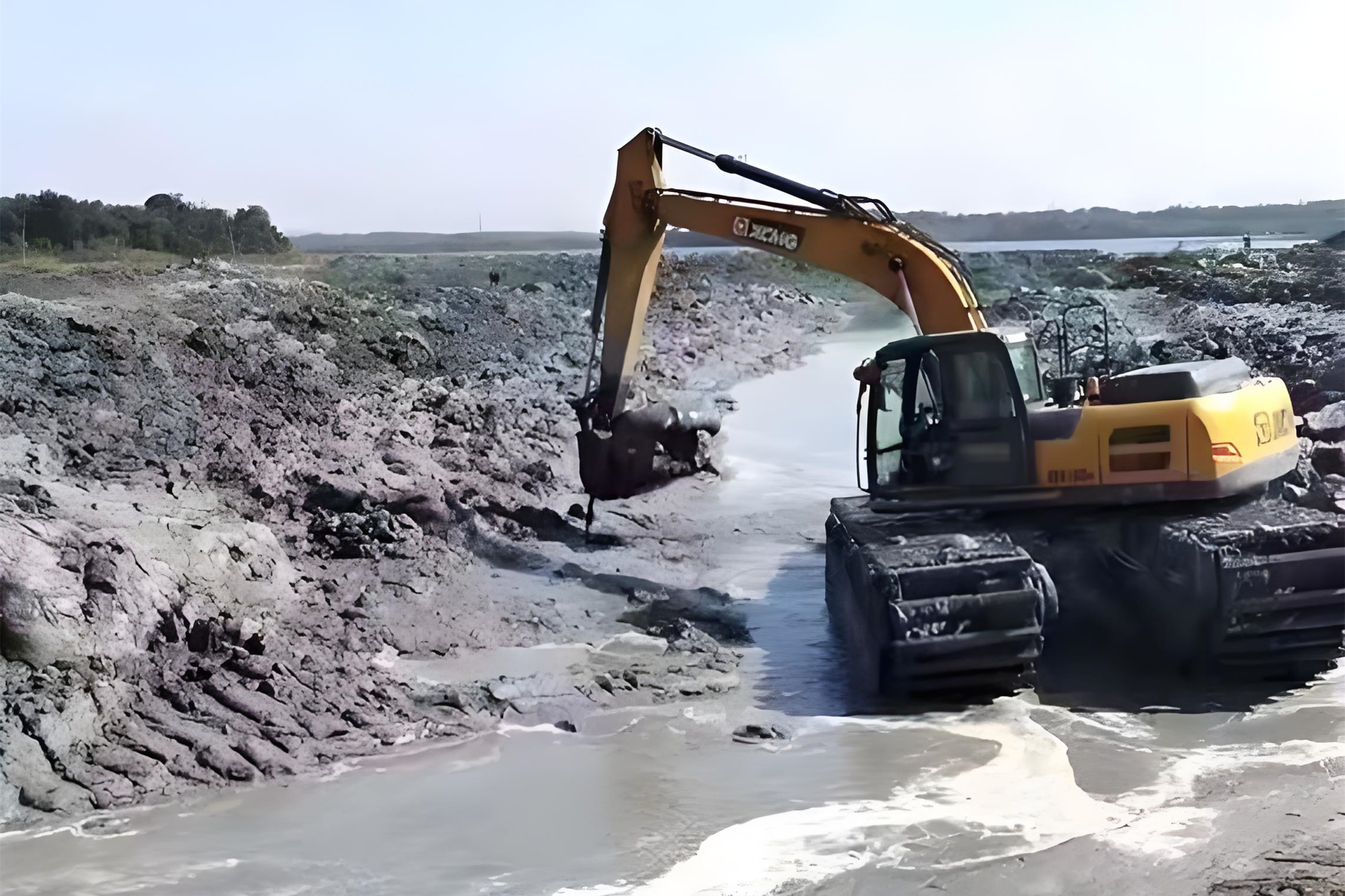 安徽水挖清淤團(tuán)隊(duì)泓樺錦嘉-挖機(jī)怎么清理魚塘淤泥？