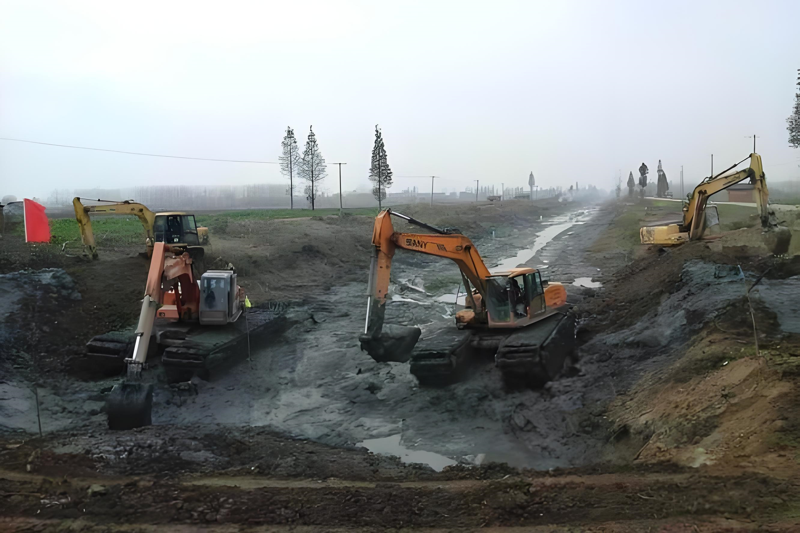 浙江溫州挖機清淤施工隊 - 沼澤地清淤可否用長臂挖機替代人工？