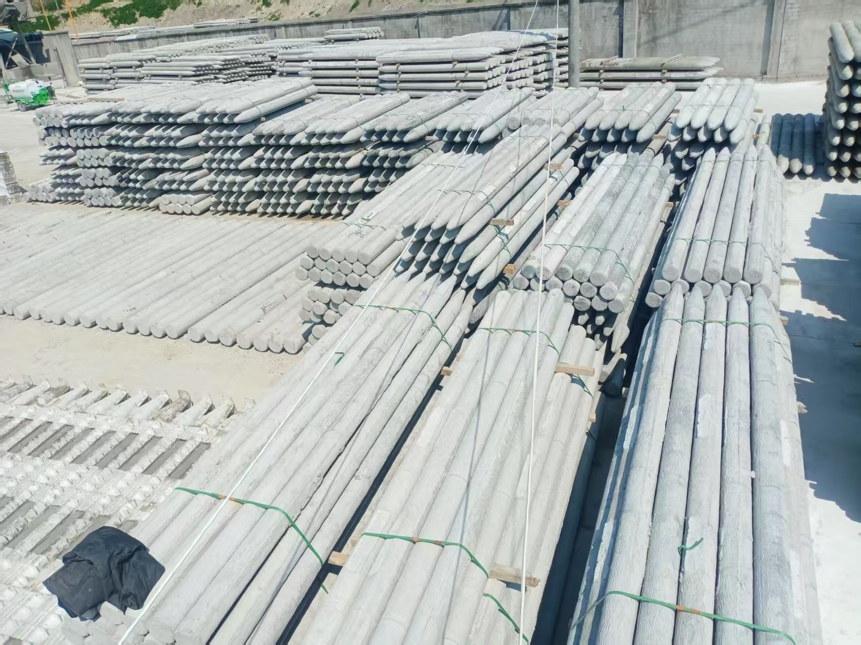 水泥樁廠家泓樺錦嘉 - 水泥樁和木樁哪個(gè)更經(jīng)濟(jì)？?